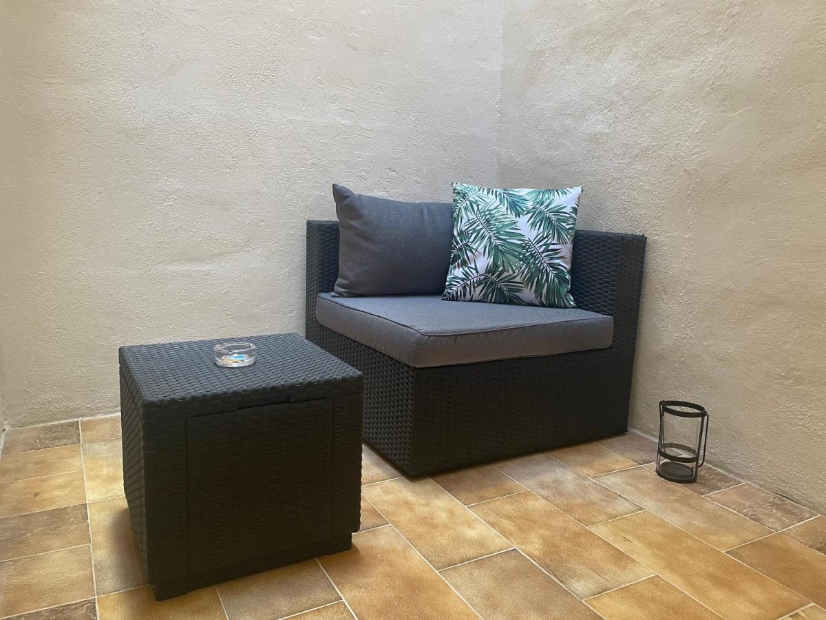 Parisio One Bedroom Maisonette In Слима Екстериор снимка